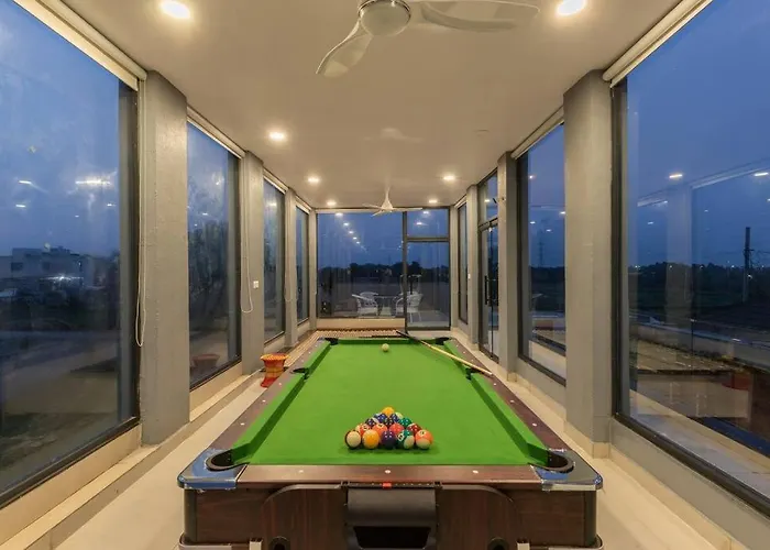 Tarshal Outhouse To Relax In Jaipur Villa